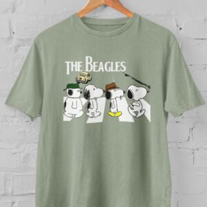 Kaos Snoopy The Beagles – Parodi The Beatles Abbey Road | Desain Lucu & Nostalgia Pop Culture | T-shirt Distro Unisex Pria Wanita Baju Lengan Pendek Bahan Katun - DJAVASTREET